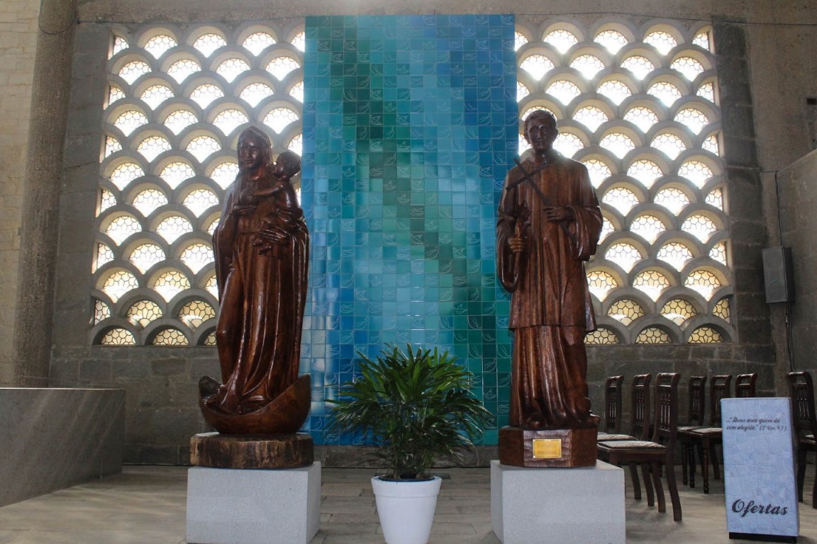 Cidade de SC guarda igreja monumental criada por vencedor do Nobel da arquitetura Cidade de SC guarda igreja monumental criada por vencedor do Nobel da arquitetura