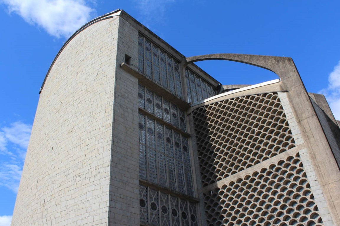Cidade de SC guarda igreja monumental criada por vencedor do Nobel da arquitetura Cidade de SC guarda igreja monumental criada por vencedor do Nobel da arquitetura