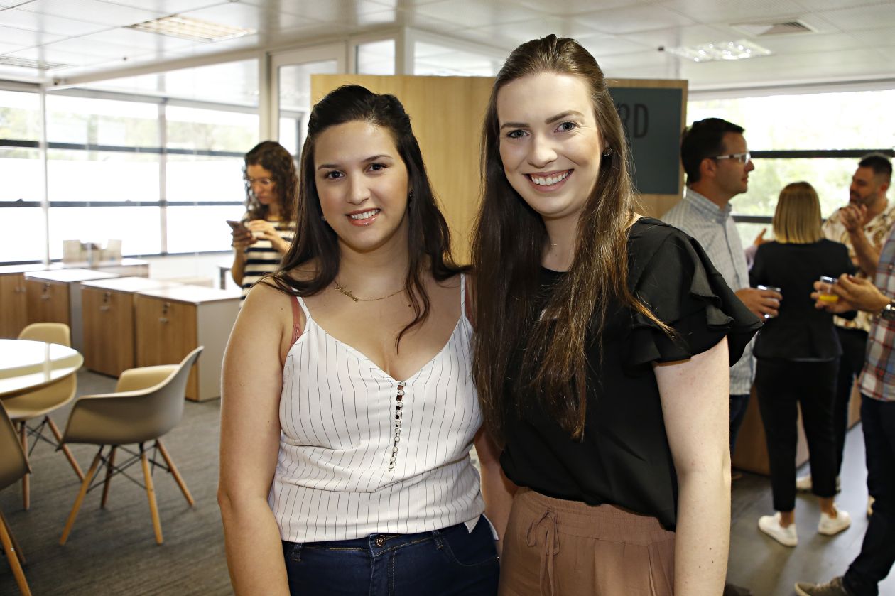 A arquiteta Andréa Zanienlli e Isabel Noernberg, marketing da Schattdecor. A arquiteta Andréa Zanienlli e Isabel Noernberg, marketing da Schattdecor.