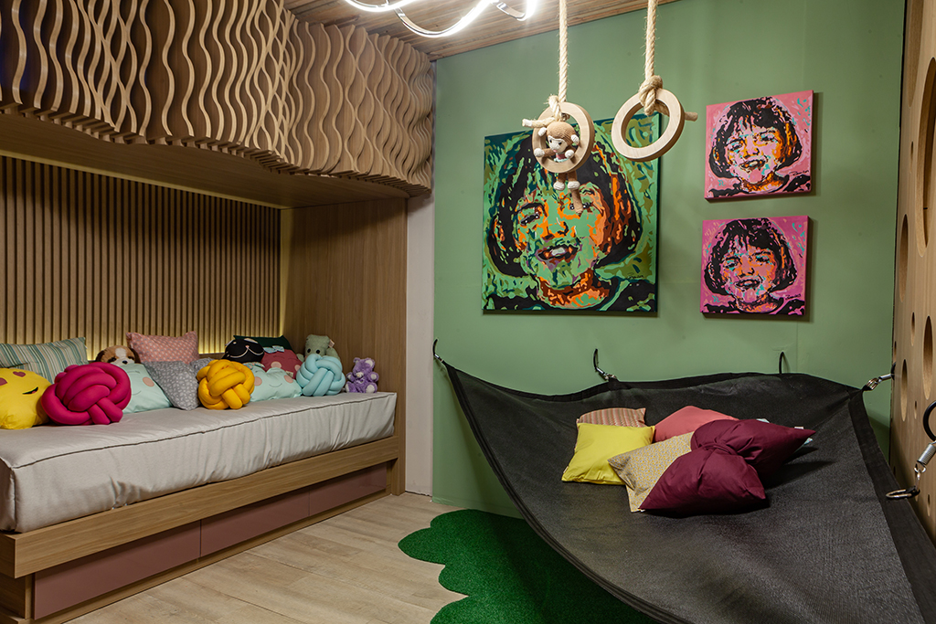 Quarto da filha oferece à criança um espaço cheio de brincadeiras. Foto: Daniel Sorrentino / divulgação. Quarto da filha oferece à criança um espaço cheio de brincadeiras. Foto: Daniel Sorrentino / divulgação.