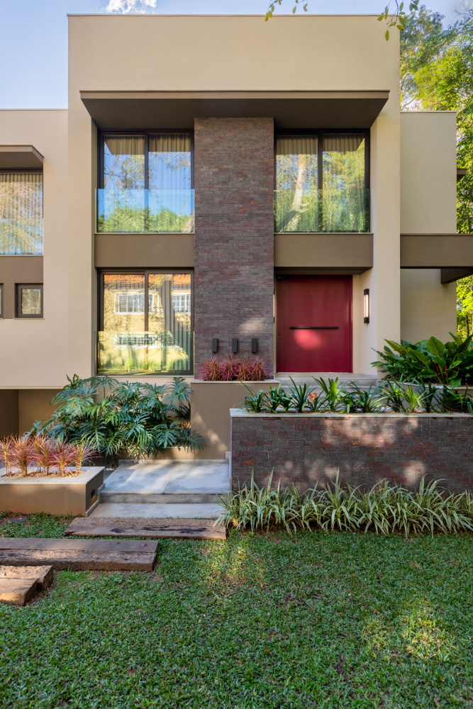 Projeto residencial ostenta contemporaneidade e harmonia com a natureza Projeto residencial ostenta contemporaneidade e harmonia com a natureza