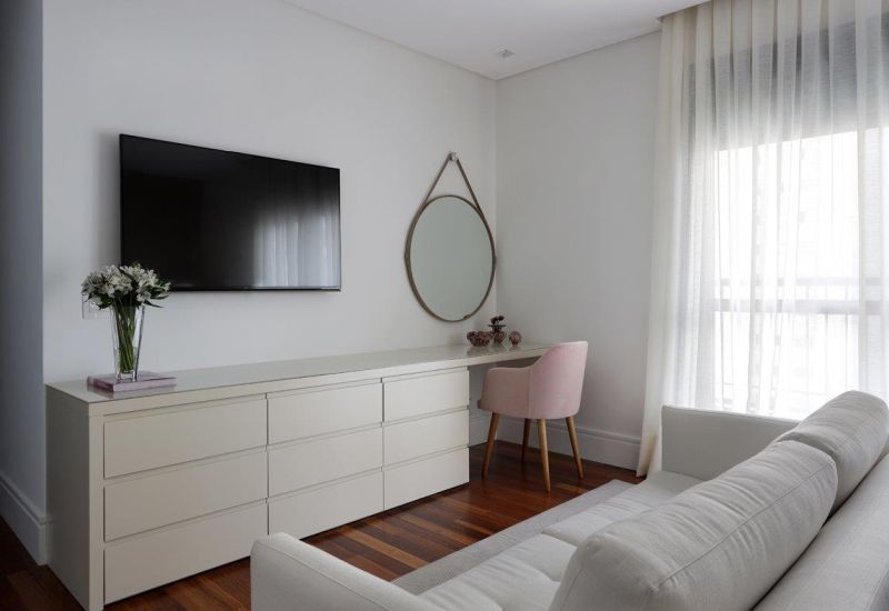Acabamentos em destaque: porcelanato e madeira se alternam em apartamento de 410 m² Acabamentos em destaque: porcelanato e madeira se alternam em apartamento de 410 m²