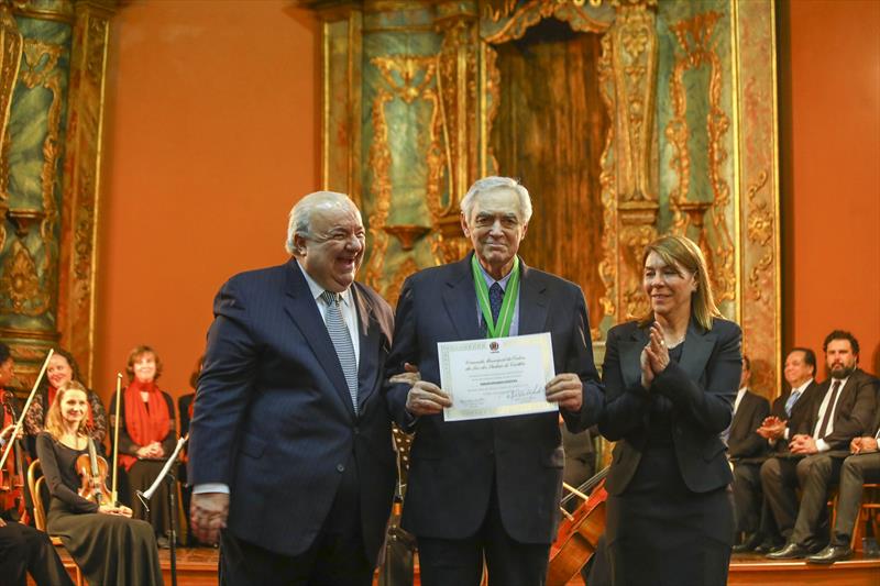 Morre Carlos Ceneviva, o pai da rede integrada de transporte de Curitiba Morre Carlos Ceneviva, o pai da rede integrada de transporte de Curitiba