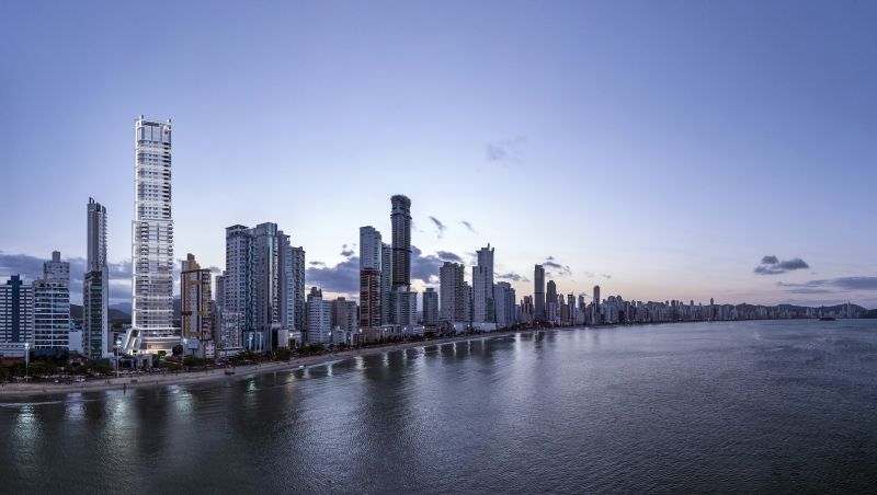 Edifício será novo marco no skyline de Balneário Camboriú. Imagem: Divulgação Edifício será novo marco no skyline de Balneário Camboriú. Imagem: Divulgação