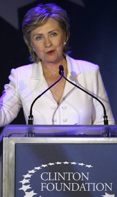 Casal Clinton, "ícone da classe média", faturou $ 25 milhões só com palestras