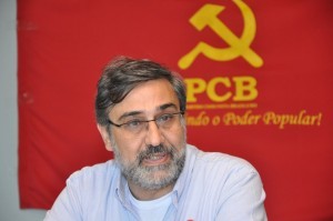 Camaradas! Nos coletivismos, a vida individual não vale nada