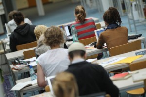 MEC: o assalto final às mentes