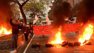 Pneus queimados e o miguelito da presidente