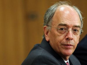 Parente diz que governo não vai mais interferir nos preços da Petrobras