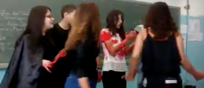 Doutrinação em escola: encenação dramática seduz pelas emoções, não pela razão Doutrinação em escola: encenação dramática seduz pelas emoções, não pela razão