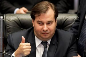 O DEM não é um partido liberal, e como prova, Rodrigo Maia já quer mais imposto