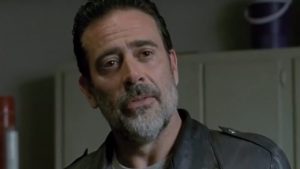 Ator de “Walking Dead” é acusado de “nazista” por usar camisa a favor da polícia