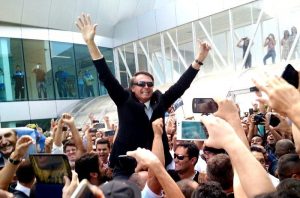 A política como ela é: não é coisa para amadores, românticos ou “puristas”