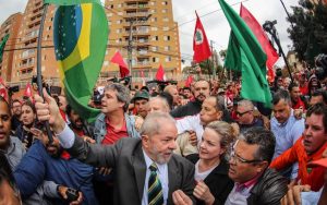 De presidente a presidiário: o petismo persiste como um potente alucinógeno