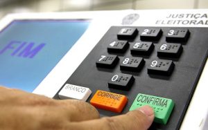Como não suspeitar das urnas eletrônicas?