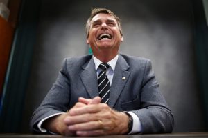 Artistas e “intelectuais” fazem vídeo acusando intervenção no Rio de “farsa”, enquanto Bolsonaro dispara em SP