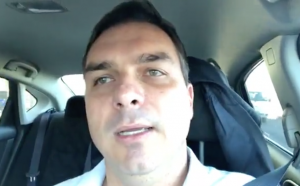 Flavio Bolsonaro, repercutindo meu texto, sai em defesa do Dia das Mães