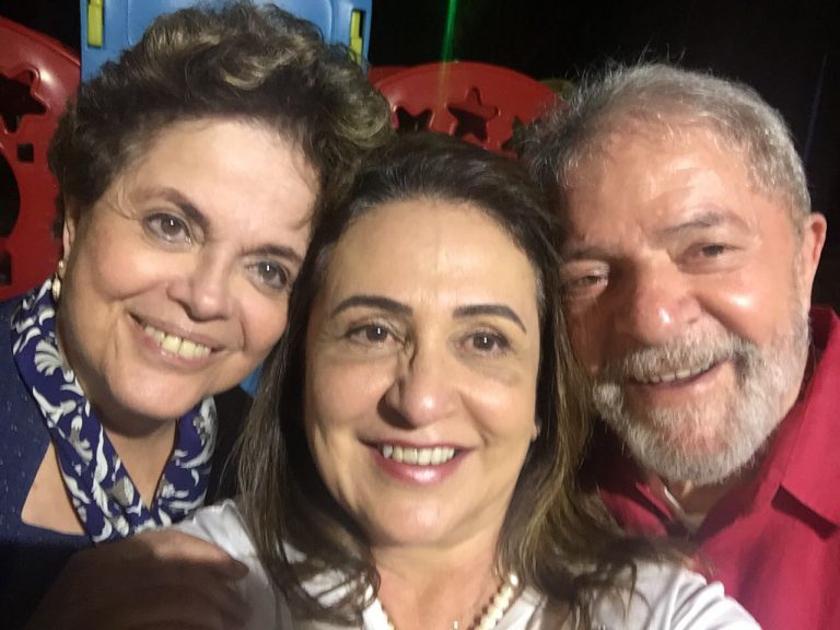 Lula manda recado de apoio a Kátia Abreu por Gleisi Hoffmann, mas o resultado decepciona Lula manda recado de apoio a Kátia Abreu por Gleisi Hoffmann, mas o resultado decepciona