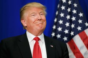 Aprovação de Trump sobe e expõe abismo entre elite “progressista” e povo