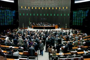 Os intermediários: a democracia representativa é lenta e corrupta, mas necessária