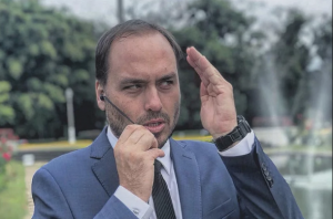 O problema não é Bolsonaro usar as redes sociais, mas como “ele” as usa!
