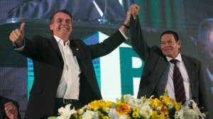 Mourão alerta que se governo falhar, conta vai para as Forças Armadas; não, vai para Bolsonaro!