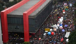 Por depender dela para sobreviver, bolsonarismo ressuscitou esquerda radical