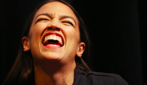 Ocasio-Cortez compara detenção de imigrantes ilegais a campos de concentração nazistas
