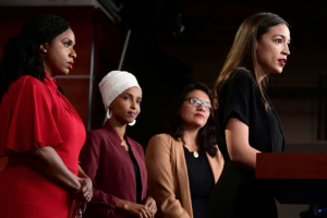 Mídia acusa Trump de racista por defender valores americanos