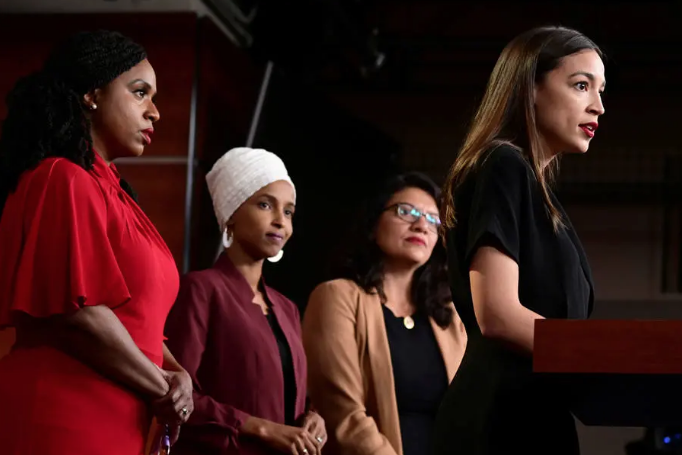 Mídia acusa Trump de racista por defender valores americanos Mídia acusa Trump de racista por defender valores americanos