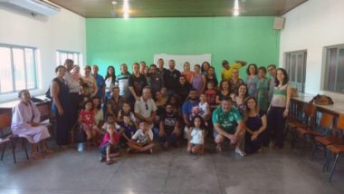 Conheça a associação que há 11 anos capacita famílias adotantes em Mato Grosso A Ampara acolhe e capacita famílias adotantes para que possam passar com mais tranquilidade pelo processo de espera.