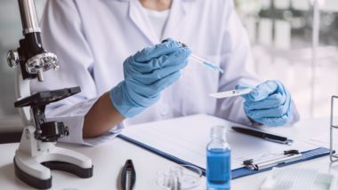 Perfil genético torna paciente mais suscetível à Covid-19, diz estudo A descoberta em relação à variante britânica ajuda a entender por que há pessoas que não são infectadas ou que não apresentam sintomas de Covid-19.