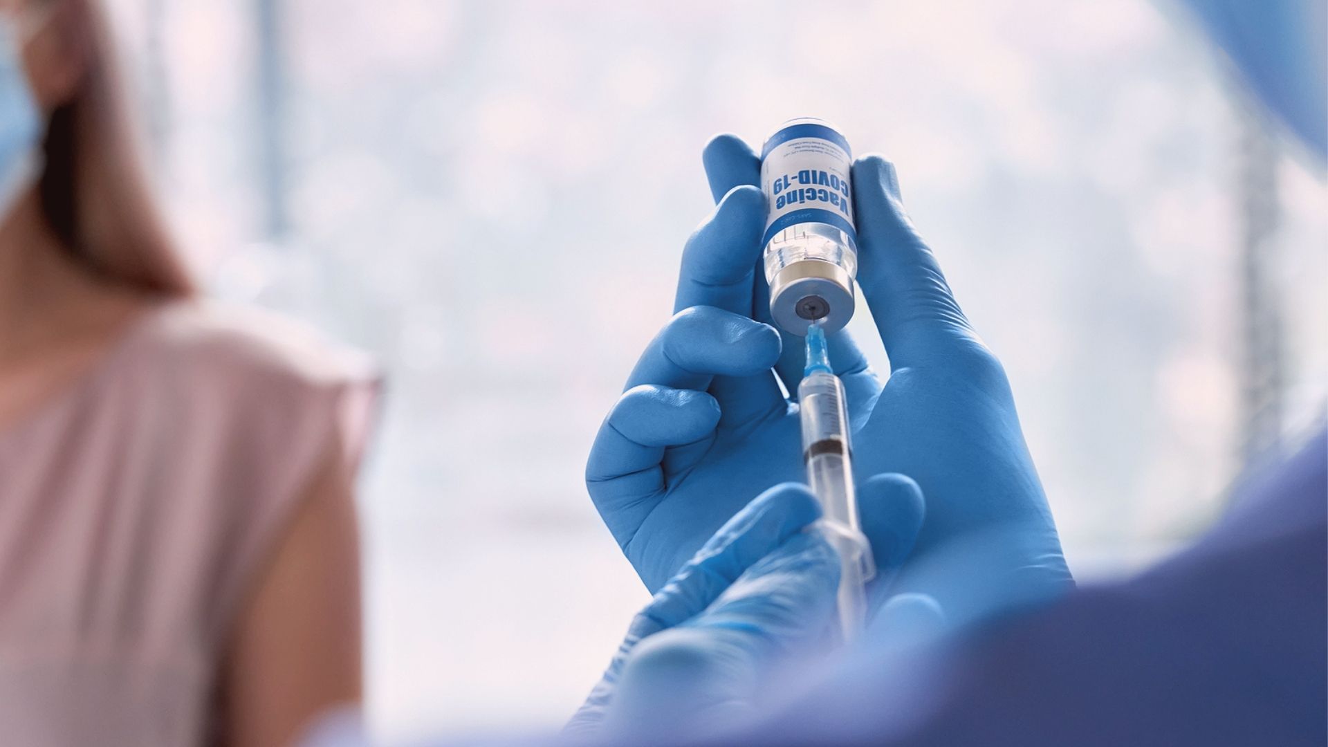 Apenas 37 das 149.144 pessoas nesta faixa etária que receberam a terceira dose foram infectadas pelo coronavírus.