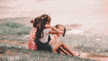 Proporcionar aos filhos uma infância segura pode garantir um futuro de sucesso Hábitos como brincar ao livre, jantar em família, ter responsabilidades e ser grato podem ser decisivos na vida de uma criança.