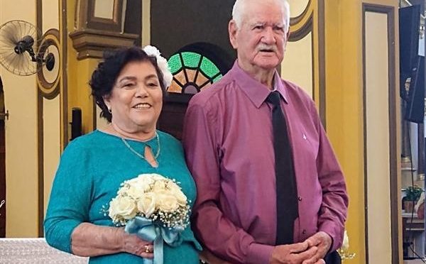 Seu Joaquim e Dona Maria se casaram após um namoro durante a pandemia.
