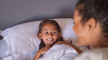 Não é só dormir o suficiente. A hora de dormir também é importante para crianças Dormir cedo e fazer disso um hábito para as crianças tem um grande impacto no desenvolvimento cognitivo e comportamental delas.
