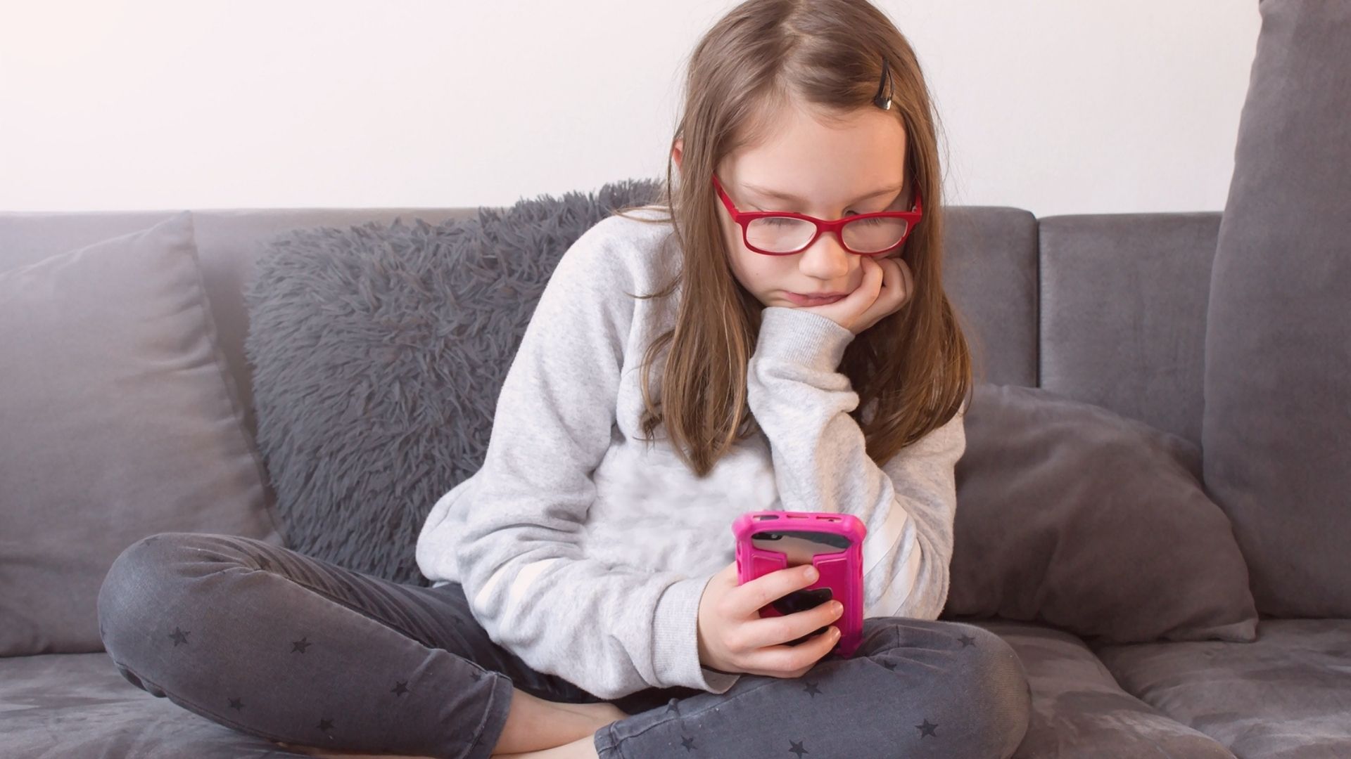 Estimular nas crianças as atividades offline é fundamental para que elas continuem o desenvolvimento cognitivo.