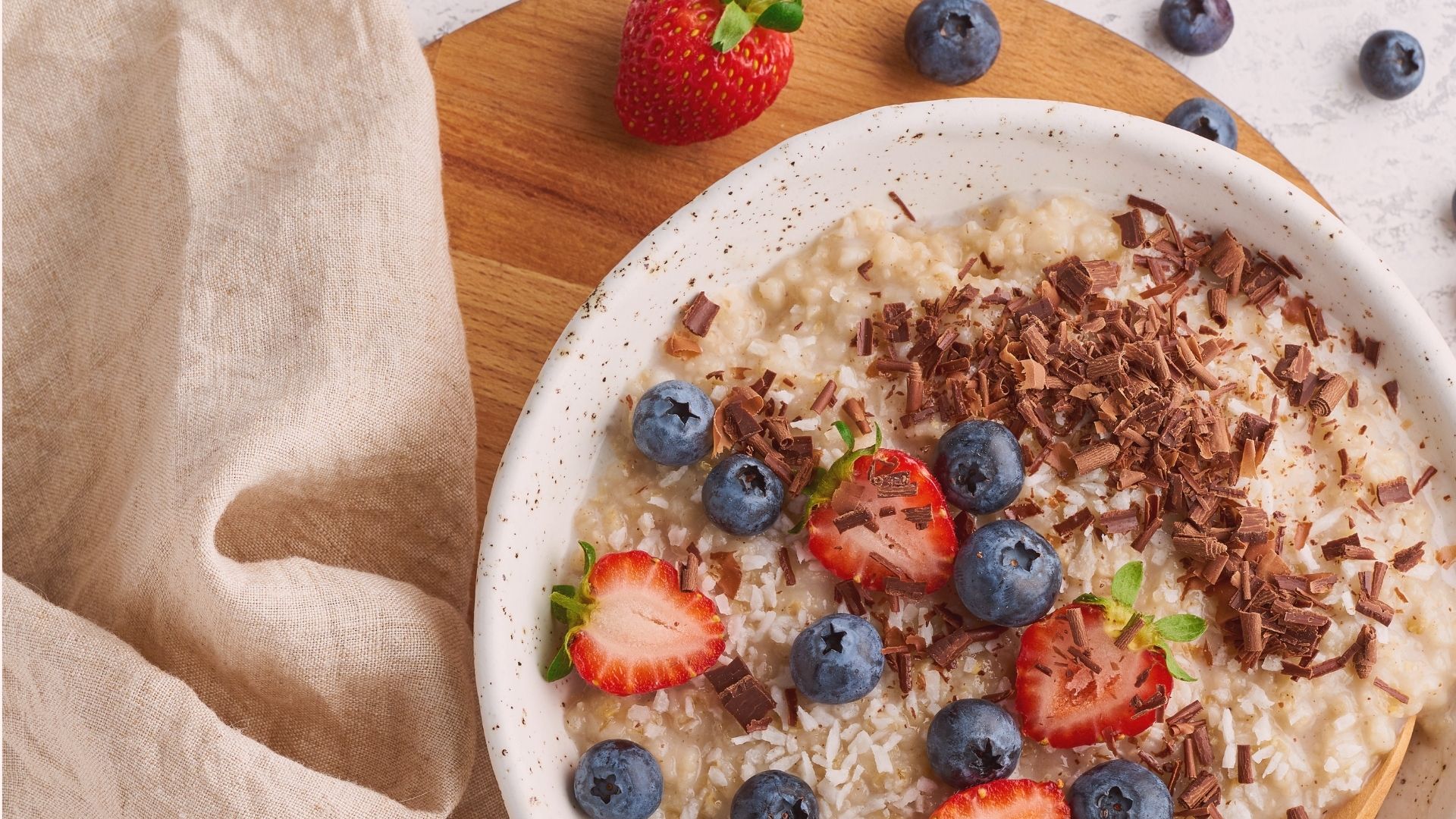 Várias porções de frutas ao dia é uma parte da dieta Dash, indicada a hipertensos.