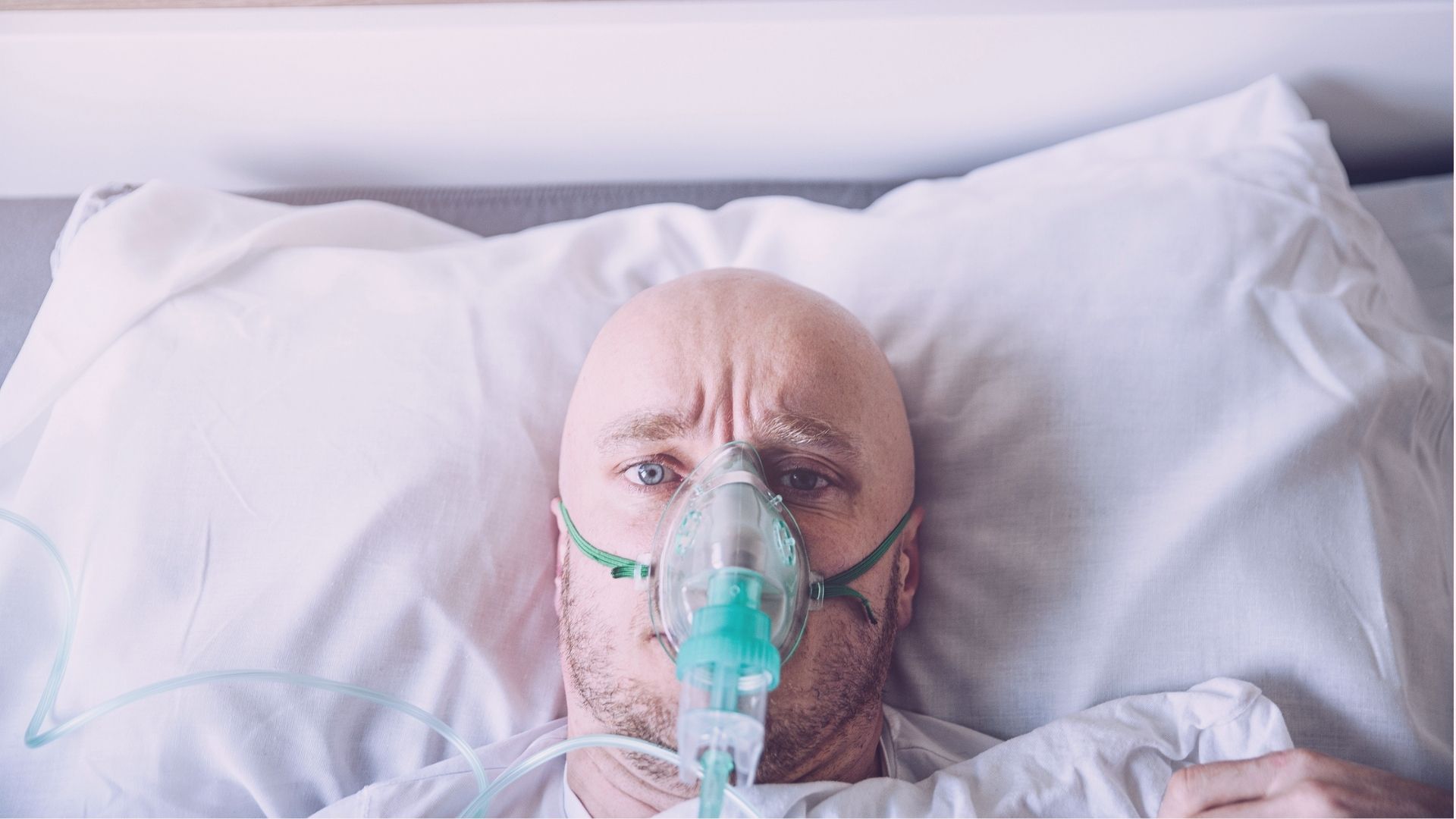 Na hipóxia silenciosa, a pessoa tem saturação muito baixa de oxigênio, mas não tem sinais de dispneia.