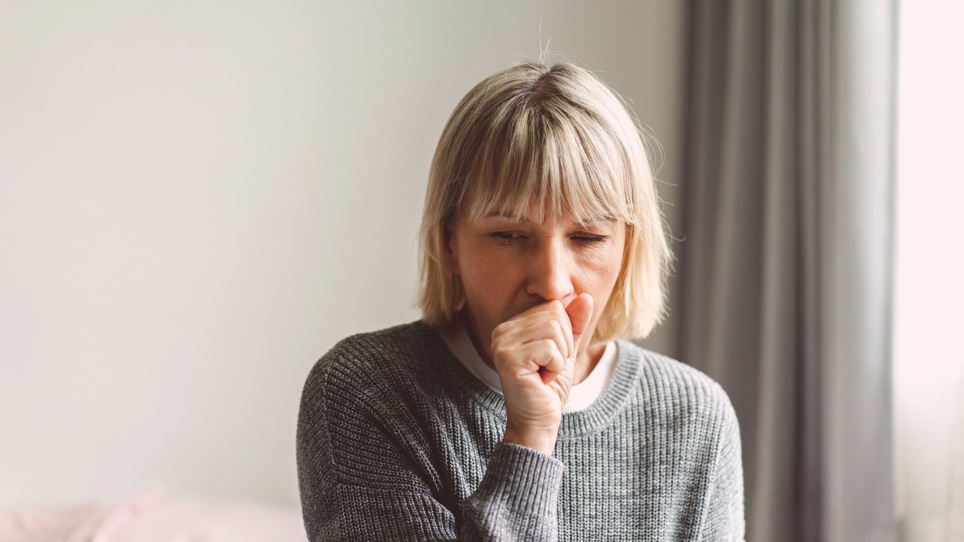 Sintomas de Covid-19 após vacinação exigem exame para detectar se houve ou não infecção.