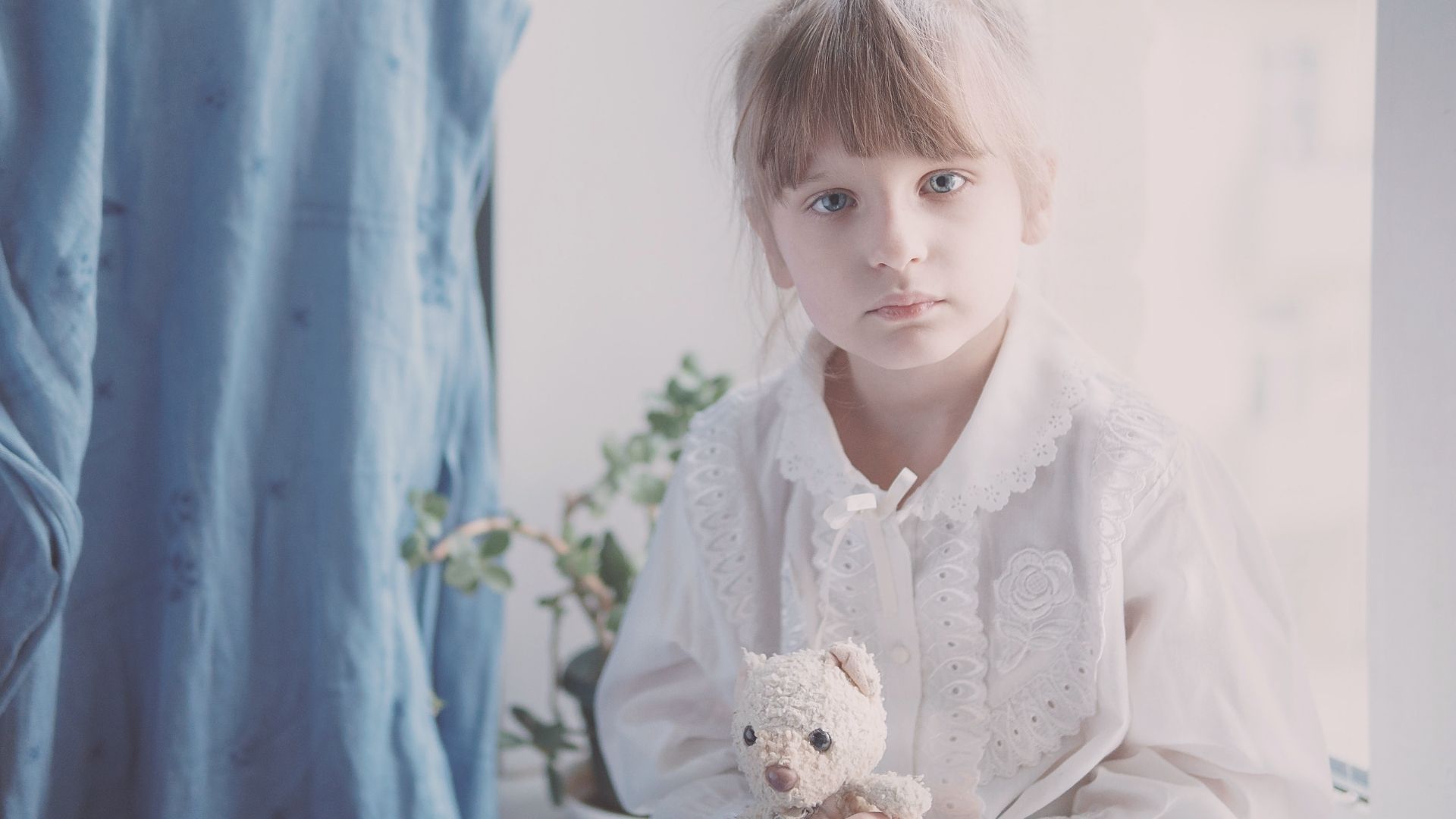 Em cerca de 90% dos casos são os próprios pais os violadores. Em segundo lugar, as pessoas que assumem a posição deles, como os avós, padrastos e madrastas.