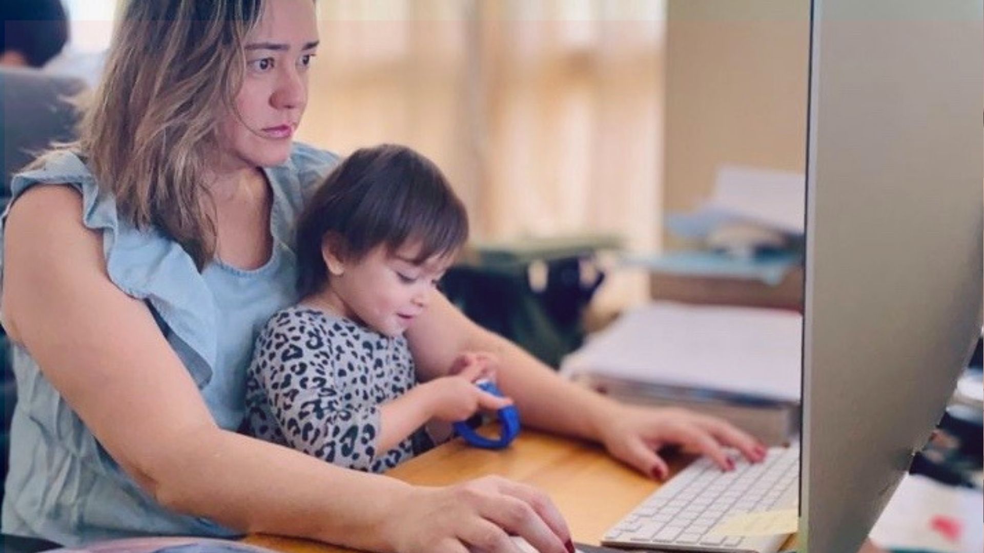 Letícia Ueoka retornou da licença-maternidade no início da pandemia de Covid-19 e levou cerca de seis meses para se acostumar com a nova rotina em casa. Foto: Arquivo Pessoal