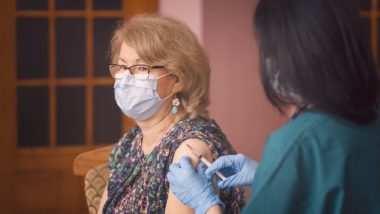 Única dose de vacina contra Covid-19 produzida no Brasil reduz hospitalização em 94% As vacinas para Covid-19 da AstraZeneca e Pfizer têm eficácia confirmada na redução de hospitalizações.