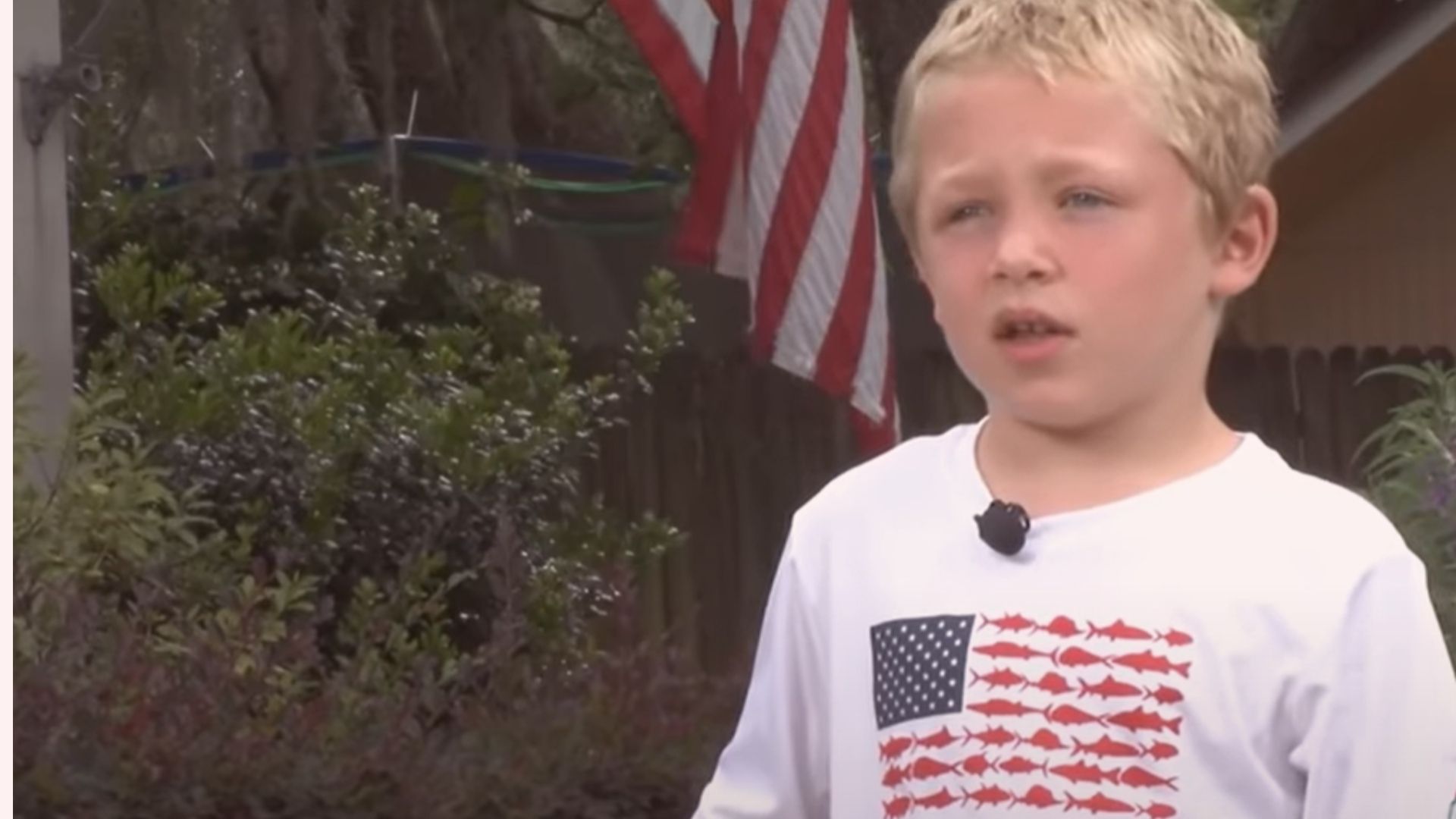 Chase contou ao canal de televisão WJXT que revezava entre nadar cachorrinho e flutuar de costas, para não se cansar.