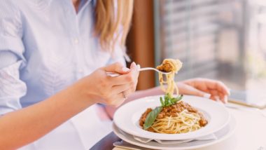 Comida “engordativa” no frio é saudável se for caseira e usar itens frescos No frio, não adianta apelar à salada se seu organismo quer algo mais completo e quente. Todos os alimentos são permitidos quando há equilíbrio.