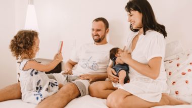 Aumentar a família requer planejamento e sintonia do casal Atentar-se ao comportamento do filho mais velho, ter um planejamento orçamentário familiar e ajustes na vida pessoal são necessários