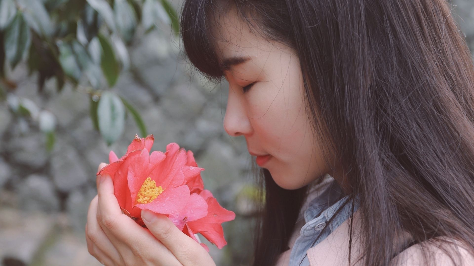 Algumas pessoas atravessam os momentos de adversidade com maior facilidade do que outros, em virtude da resiliência.