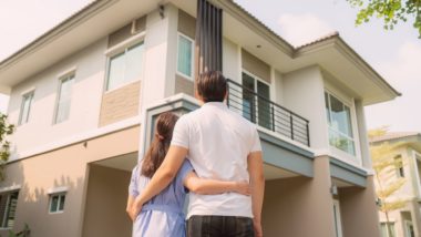 O que levar em conta ao comprar uma casa para a família Além de observar localização e espaço, o imóvel deve ser adequado à idade dos moradores, principalmente no caso de crianças e idosos.