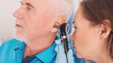 Consultas com geriatra podem começar antes da terceira idade para prevenção de doenças Consultas e exames de prevenção e controle contribuem para que as doenças sejam evitadas ou minimizadas na terceira idade.