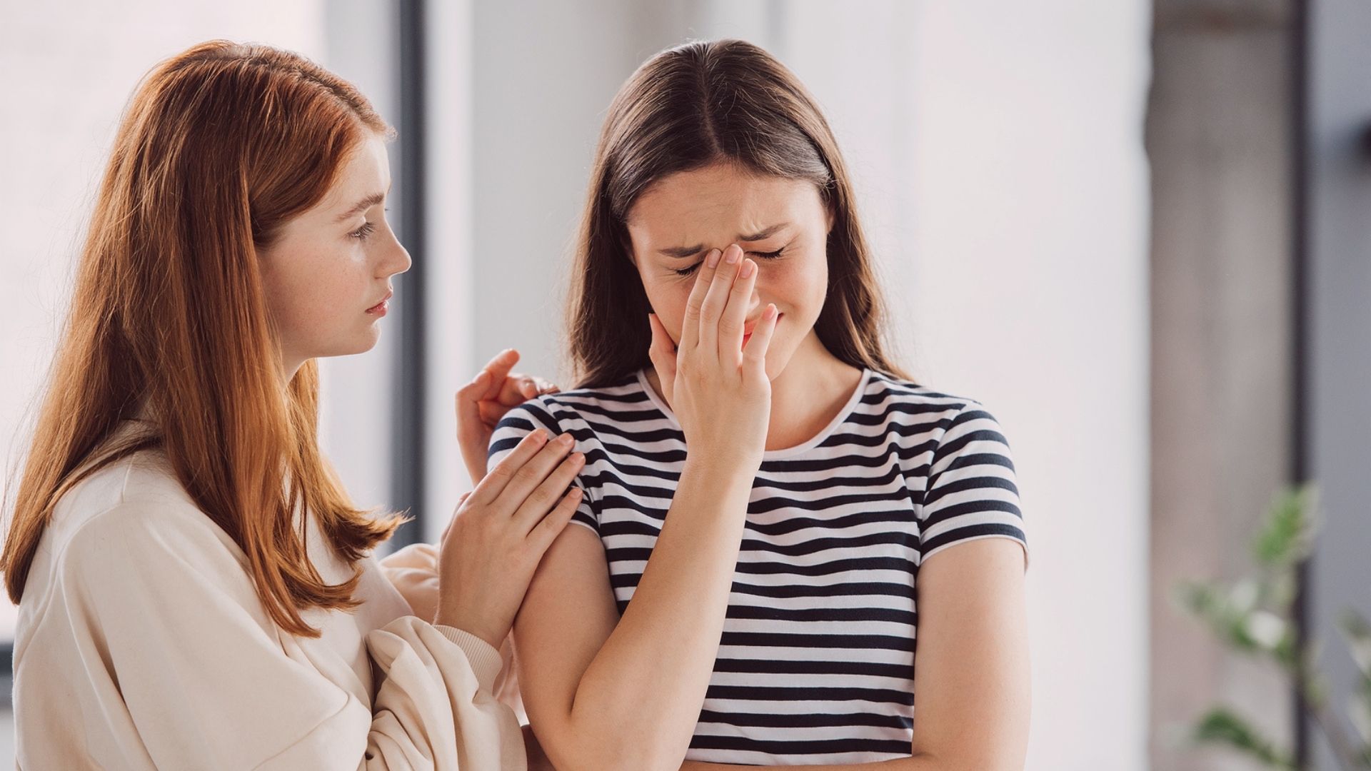 Adolescentes mais empáticos são menos agressivos, menos preconceituosos e menos propensos a intimidar os outros.